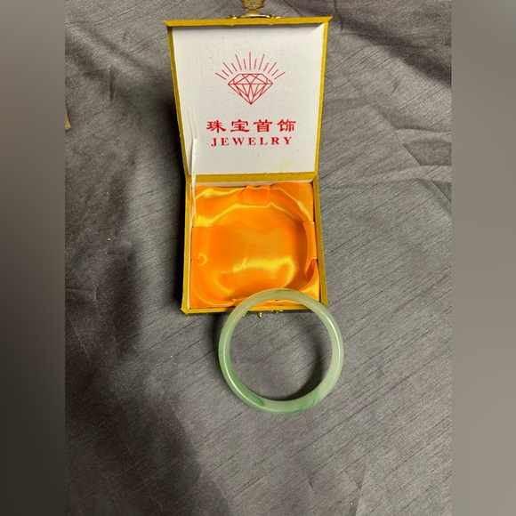 New in Box - Jadeite Bangle - Picture 1 of 2